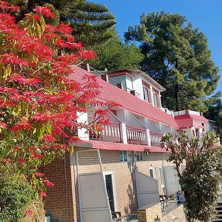 לנסדאון Blue Pine Resort מראה חיצוני תמונה
