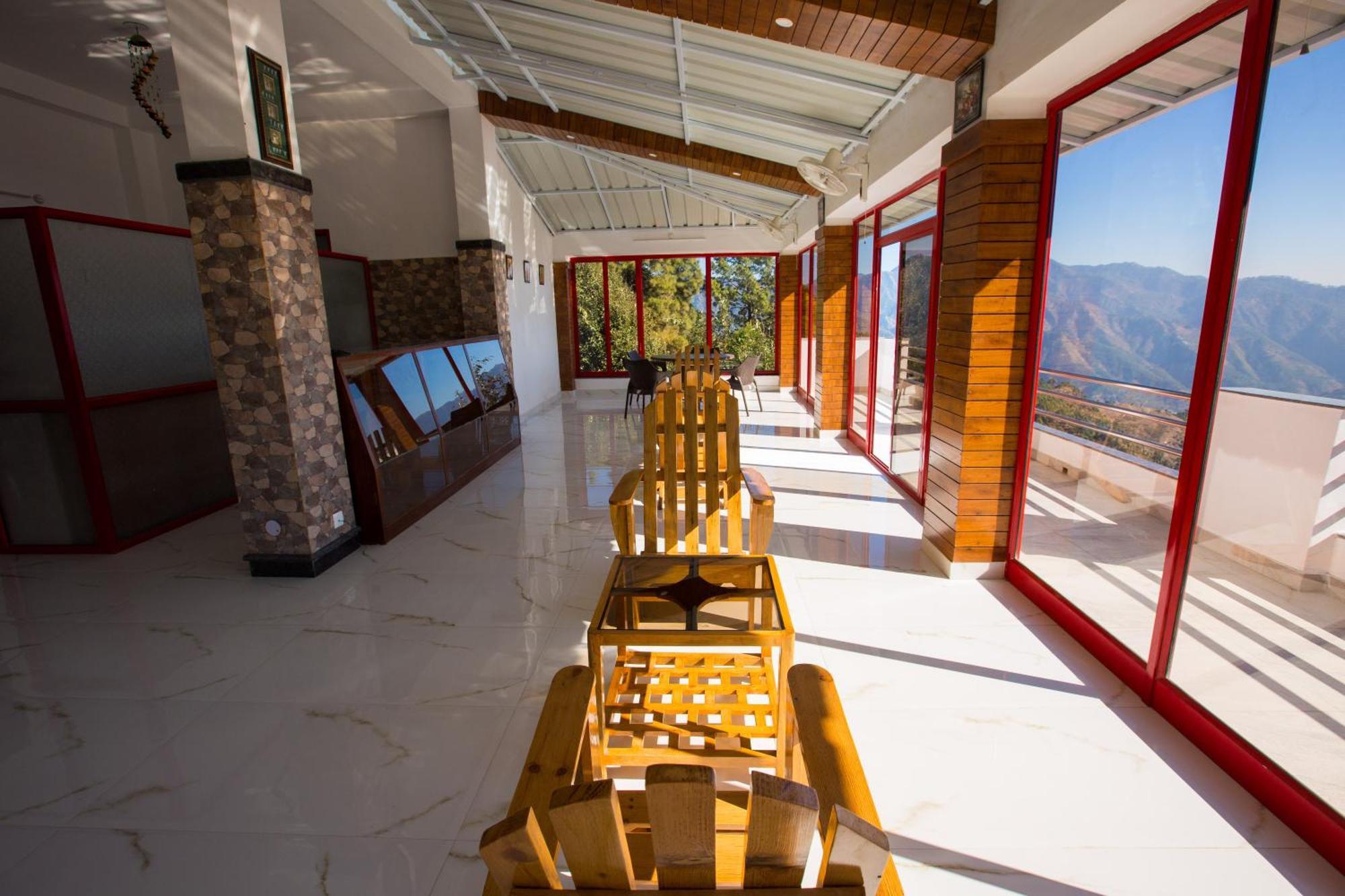 לנסדאון Blue Pine Resort מראה חיצוני תמונה