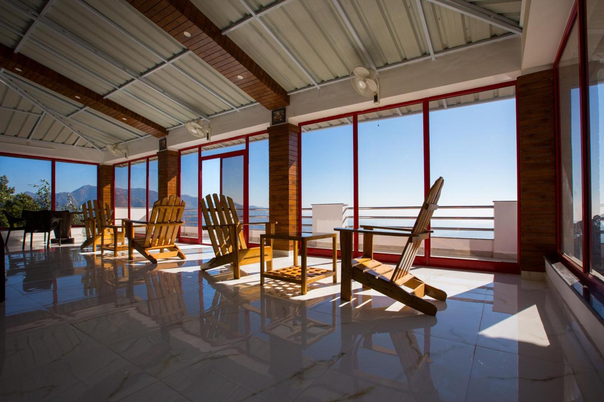 לנסדאון Blue Pine Resort מראה חיצוני תמונה