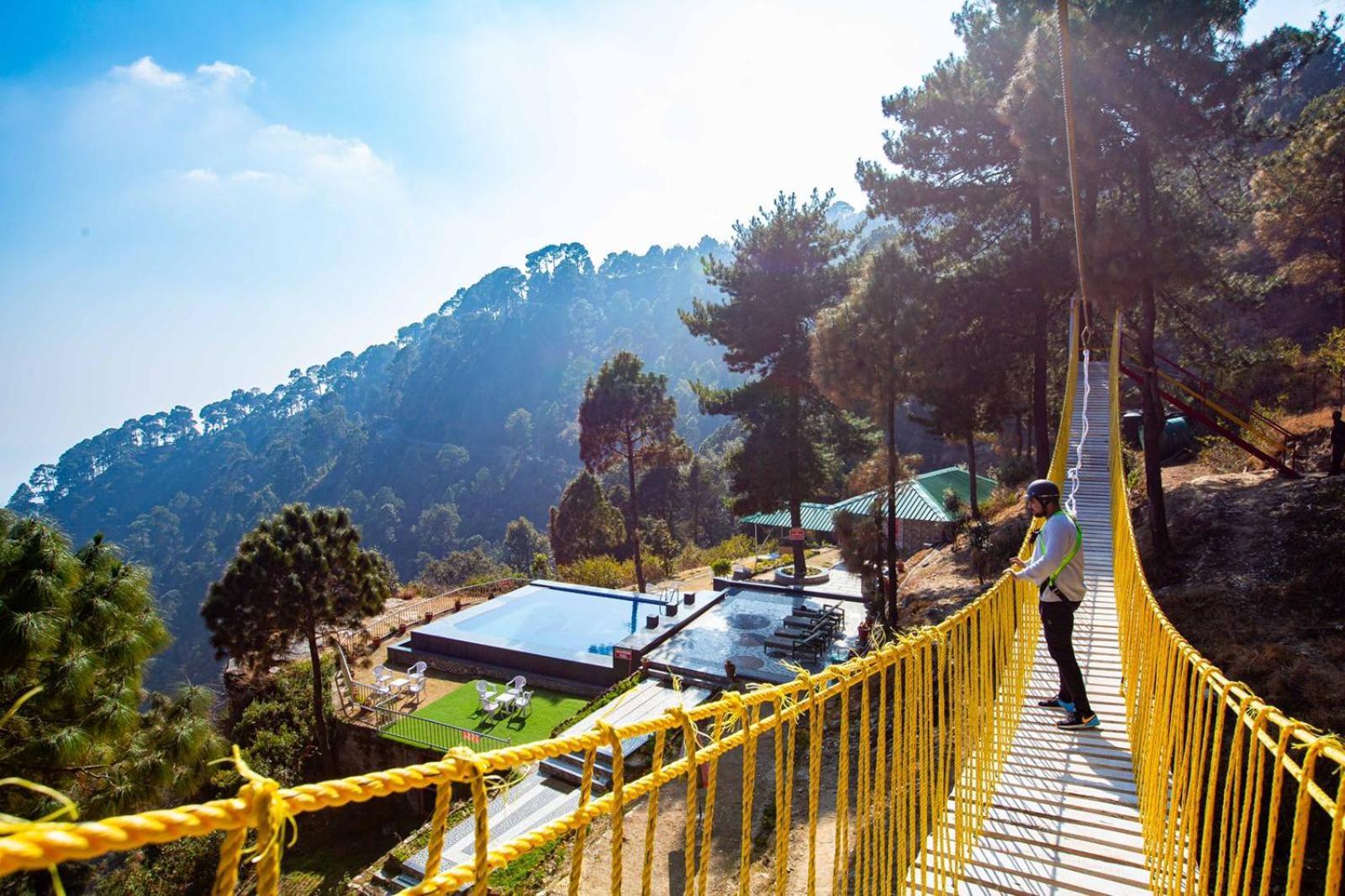לנסדאון Blue Pine Resort מראה חיצוני תמונה