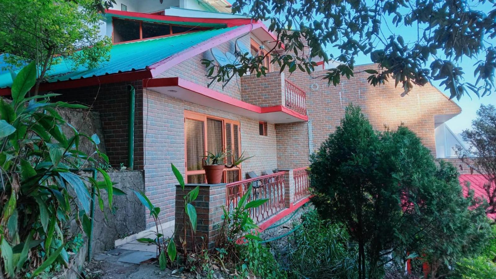לנסדאון Blue Pine Resort מראה חיצוני תמונה