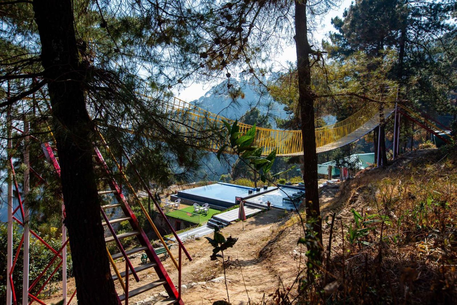 לנסדאון Blue Pine Resort מראה חיצוני תמונה