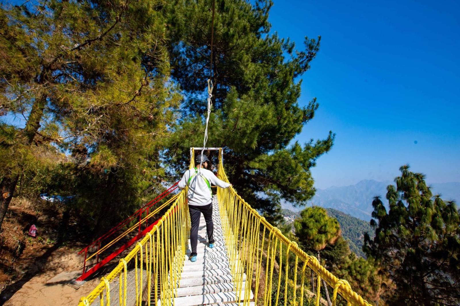לנסדאון Blue Pine Resort מראה חיצוני תמונה