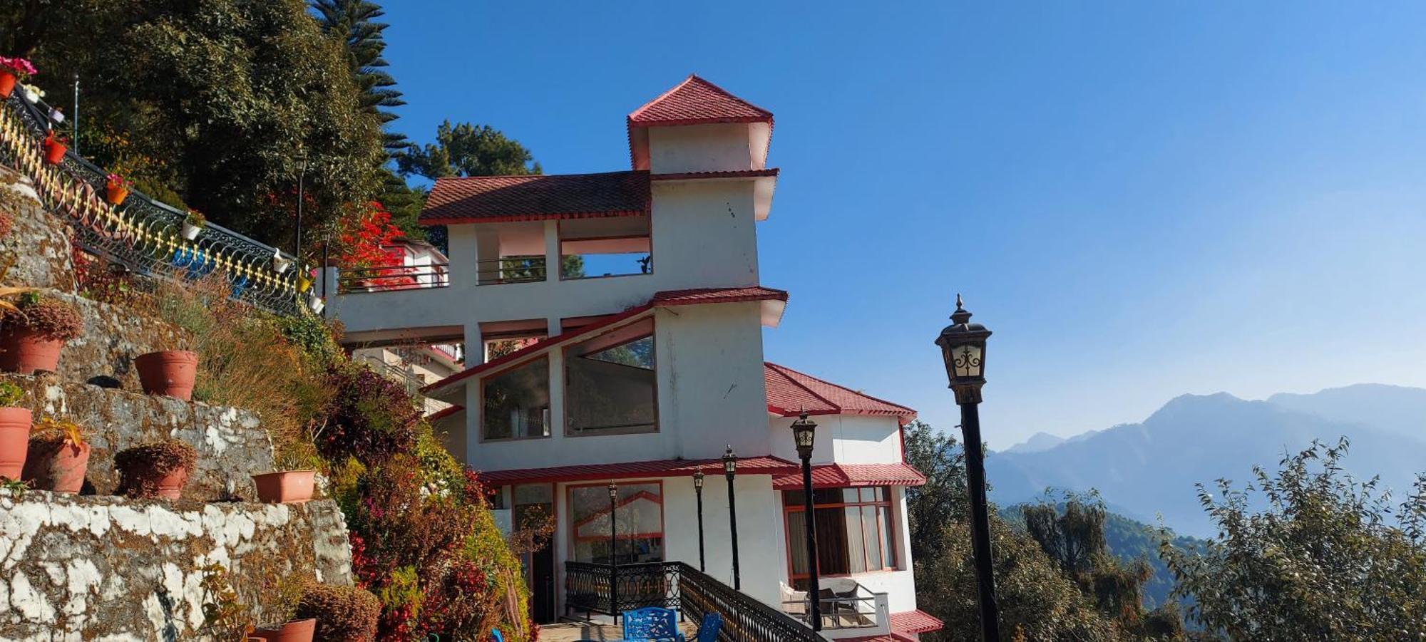 לנסדאון Blue Pine Resort מראה חיצוני תמונה