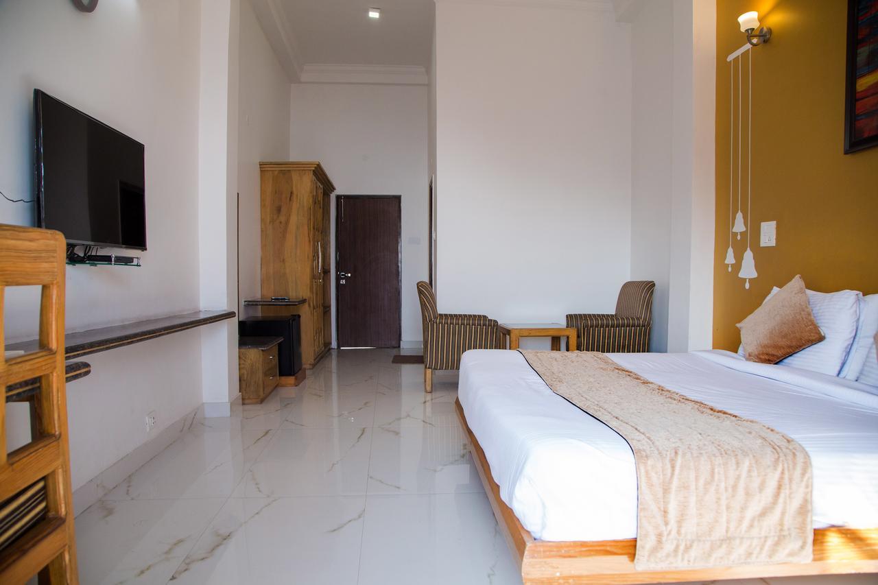 לנסדאון Blue Pine Resort מראה חיצוני תמונה